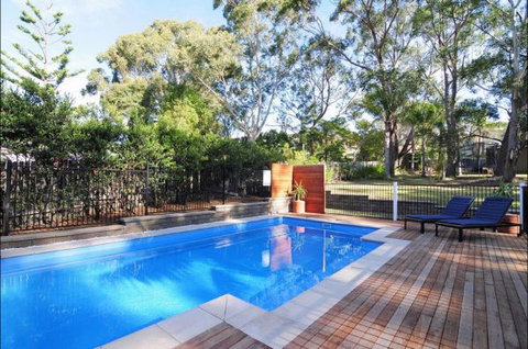 Poolside - Accommodation in Brisbane 6