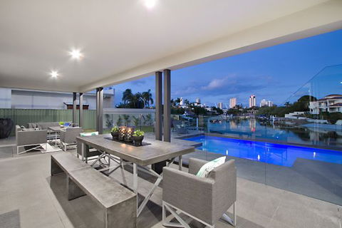Oceans 74 - An Elite Holiday Home - Accommodation in Brisbane 20