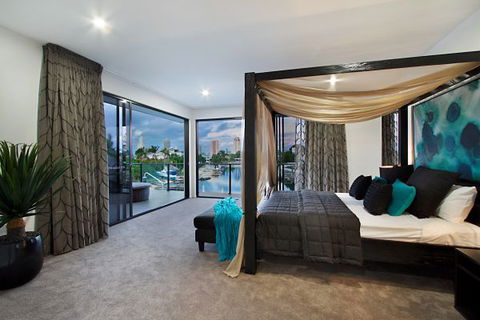 Oceans 74 - An Elite Holiday Home - Accommodation in Brisbane 22