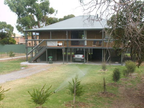 The Beach House - Accommodation in Brisbane 2