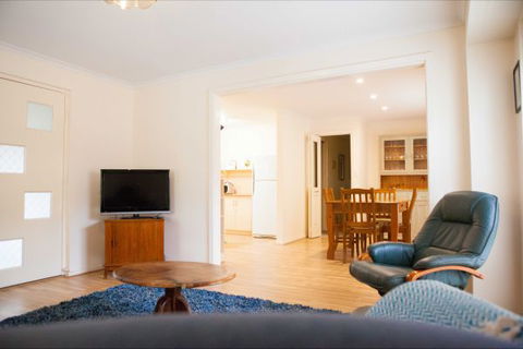 Unit 2 - Accommodation in Brisbane 1