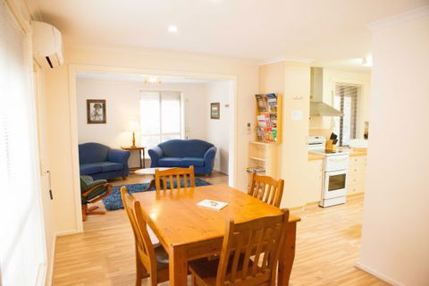 Unit 2 - Accommodation in Brisbane 3