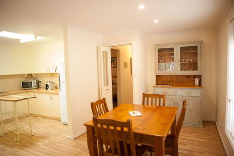 Unit 2 - Accommodation in Brisbane 4