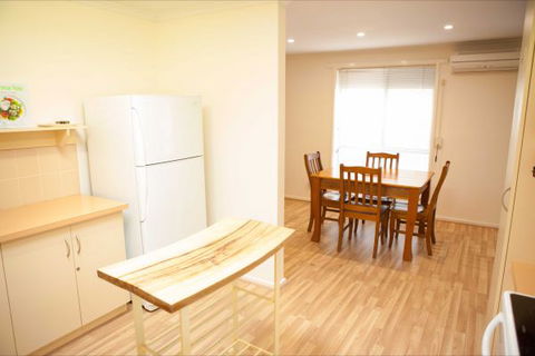 Unit 2 - Accommodation in Brisbane 6
