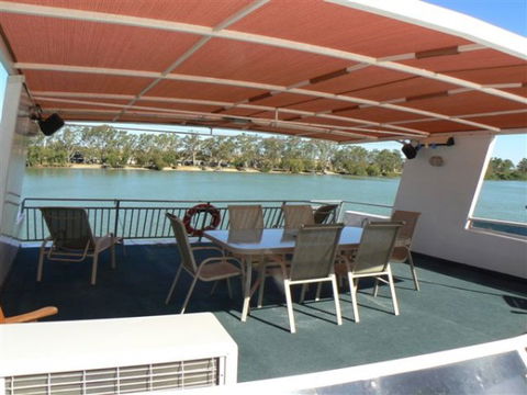Takeme2 Houseboat - Accommodation in Brisbane 5