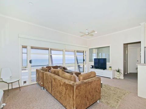 Century 21 SouthCoast: Salt - Accommodation in Brisbane 2