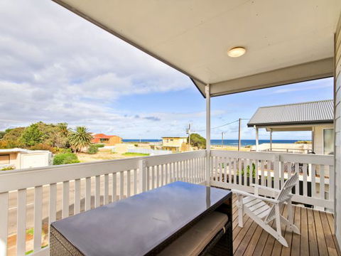 Century 21 SouthCoast: White Caps - Accommodation in Brisbane 3