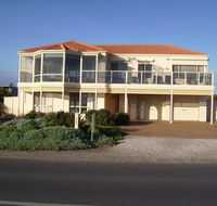 Century 21 SouthCoast Hayman - Accommodation in Brisbane