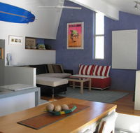 Boomers Beach House - Accommodation in Brisbane