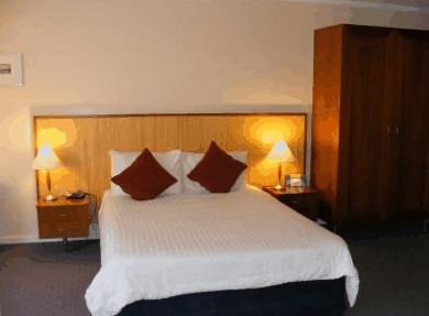 Ocean Beach Hotel - Accommodation in Brisbane