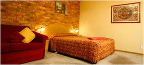 Best Western Pines Country Club Motor Inn - Accommodation in Brisbane 4