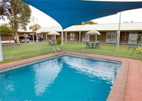 Carn Court Holiday Apartments - Accommodation in Brisbane 2
