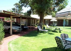 Carn Court Holiday Apartments - Accommodation in Brisbane 4