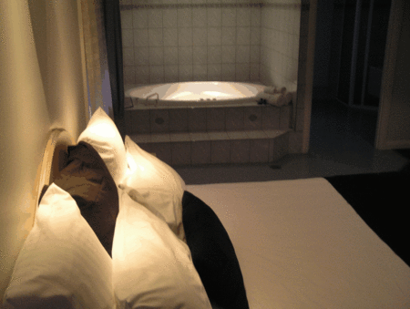 Charles Rasp Motor Inn And Cottages - Accommodation in Brisbane 1