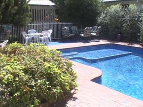 Barrasss John Bright Motor Inn - Accommodation in Brisbane 2