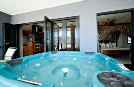 Waterfront Whitsunday Retreat - Accommodation in Brisbane