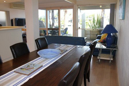 Marina Palms - Accommodation in Brisbane 4