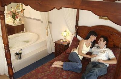 Wine & Roses Bed & Breakfast - Accommodation in Brisbane 5