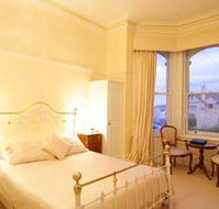 Amberley House - Accommodation in Brisbane