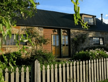 Daisy Bank Cottages - Accommodation in Brisbane