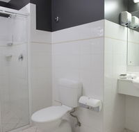 Adelaide Riviera Hotel - Accommodation in Brisbane