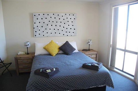 Cliff House Beachfront Villas - Accommodation in Brisbane 0