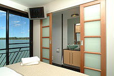 Whitewater Houseboat - Accommodation in Brisbane 1