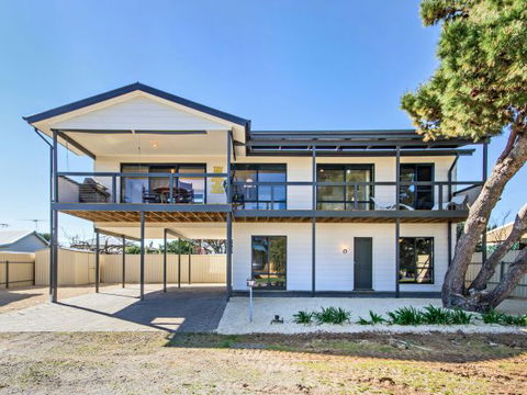 Century 21 SouthCoast: Whinnerah Sunsets - Accommodation in Brisbane 0