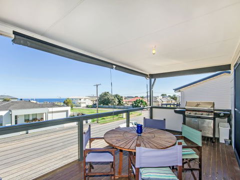 Century 21 SouthCoast: Whinnerah Sunsets - Accommodation in Brisbane 1