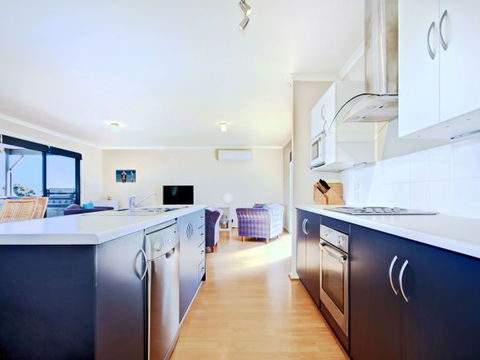 Century 21 SouthCoast: Whinnerah Sunsets - Accommodation in Brisbane 3