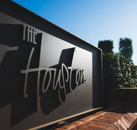 The Houston Wagga - Accommodation in Brisbane