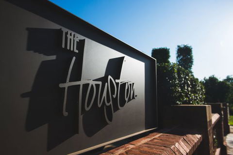 The Houston Wagga - Accommodation in Brisbane 0