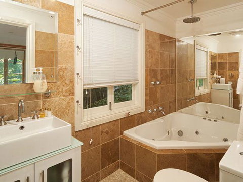 Aldgate Creek Cottage Bed And Breakfast - Accommodation in Brisbane 3