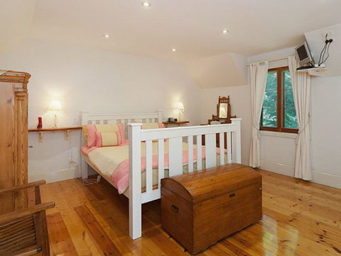Aldgate Creek Cottage Bed And Breakfast - Accommodation in Brisbane 4