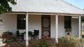 Davidson Cottage On Petticoat Lane - Accommodation in Brisbane 0