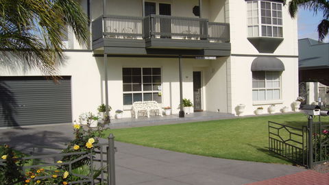 Glenelg Sea-Breeze B&B - Accommodation in Brisbane 0