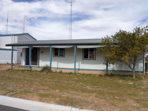 Wallaroo Waves - Accommodation in Brisbane 0