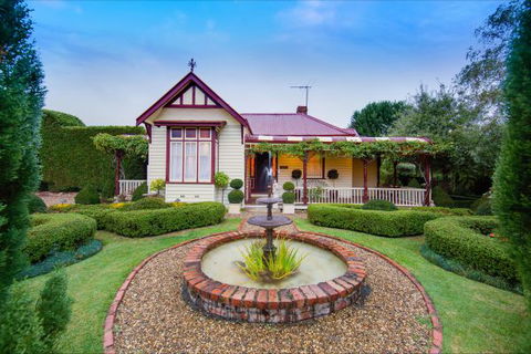 Barnsley House Beechworth - Accommodation in Brisbane 5