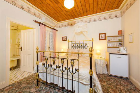 Barnsley House Beechworth - Accommodation in Brisbane 9