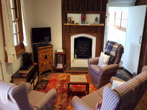 Cameron's Cottage - Accommodation in Brisbane 2
