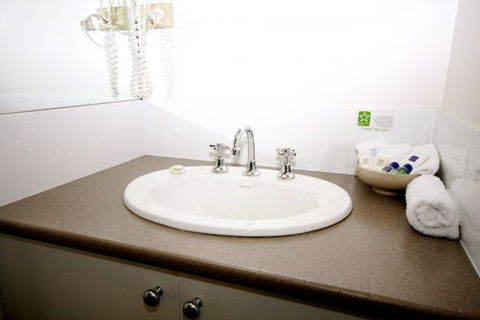 Golden Chain Wine Village Motor Inn - Accommodation in Brisbane 7