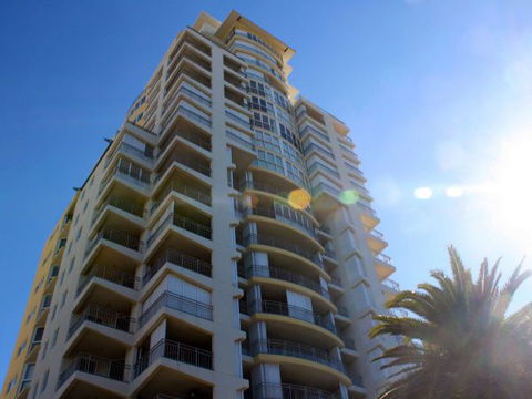 Indigo Blue Beachfront Holiday Apartments - Accommodation in Brisbane 1