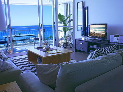 Indigo Blue Beachfront Holiday Apartments - Accommodation in Brisbane 3