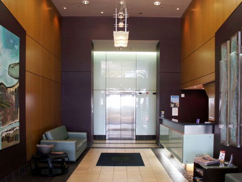 Indigo Blue Beachfront Holiday Apartments - Accommodation in Brisbane 8