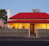 Shurdingtons Cottage - Accommodation in Brisbane
