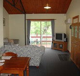 The Old Oak Bed and Breakfast - The Shearing Shed - Accommodation in Brisbane