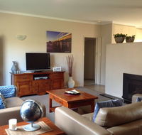 Queen Bee - Accommodation in Brisbane