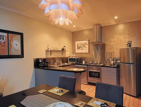 Riverview Rise Retreats - Accommodation in Brisbane 2