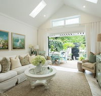 Stylish Interiors in the Bay - Accommodation in Brisbane