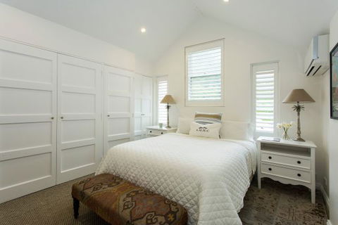 Stylish Interiors In The Bay - Accommodation in Brisbane 6